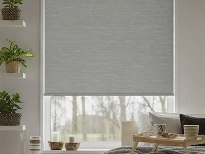 Solstice Light Filtering Motorized Roller Shades detail view 3